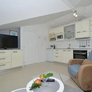 villa-klaudia-trogir.splithotels.org/