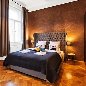 royal-route-residence-lesser-town.praguehotelsweb.com/
